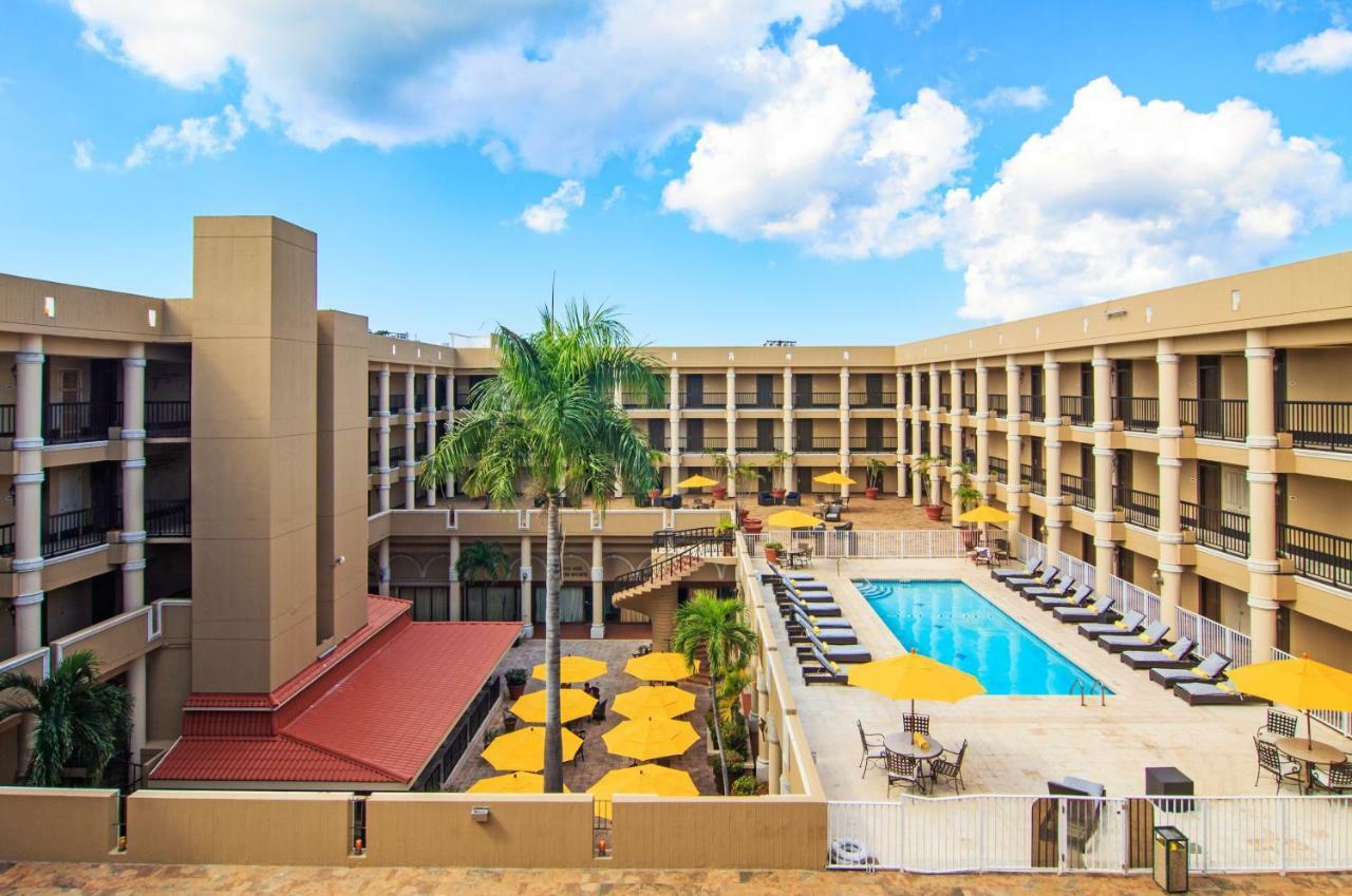 Windward Passage Hotel Charlotte Amalie Exterior photo